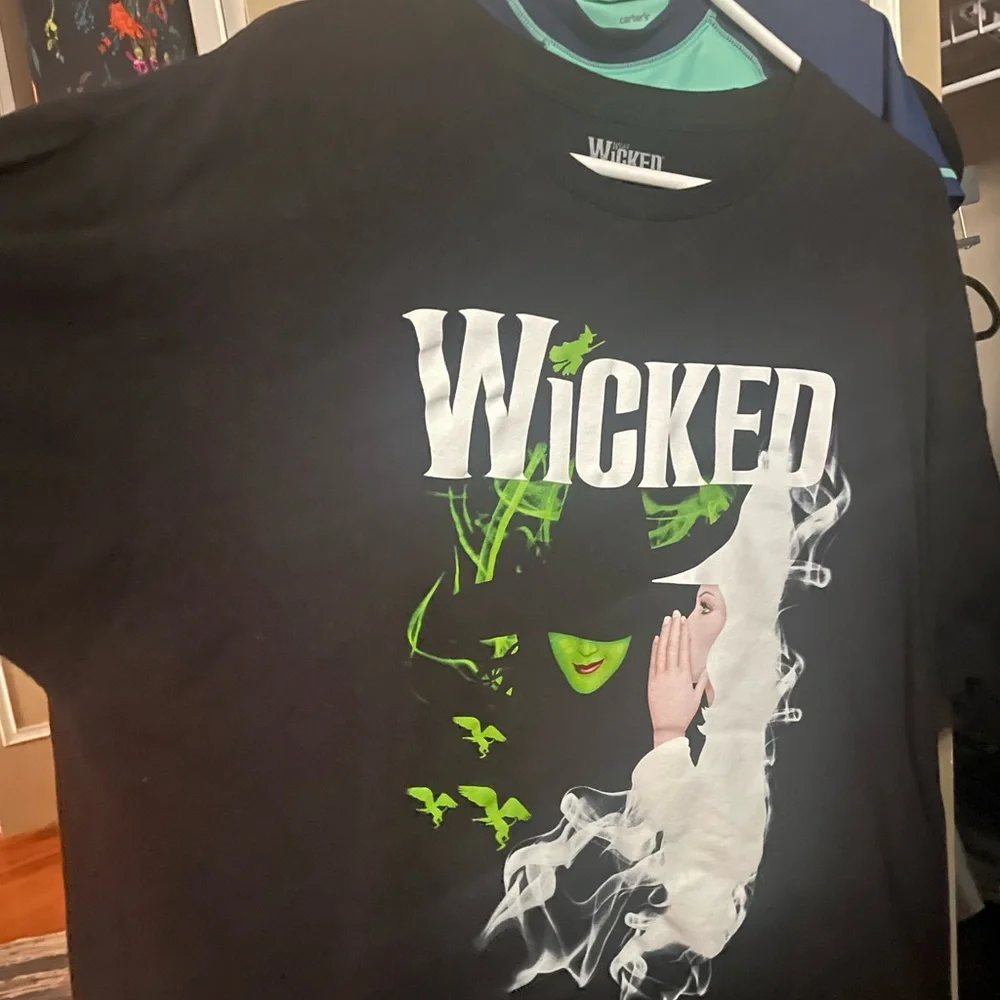 Wicked the musical TShirt - Picture 2 of 5